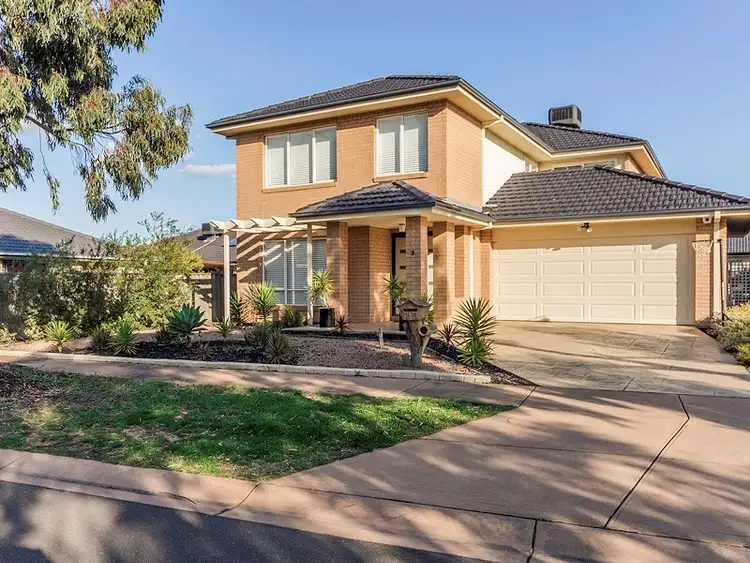 3 Regatta Chase, Sanctuary Lakes VIC 3030