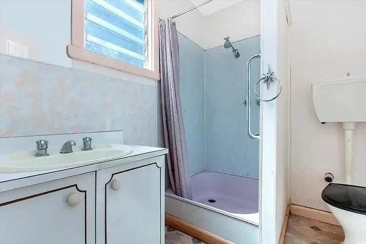 Seventh view of Homely house listing, 8 Burns Street, Hamilton VIC 3300