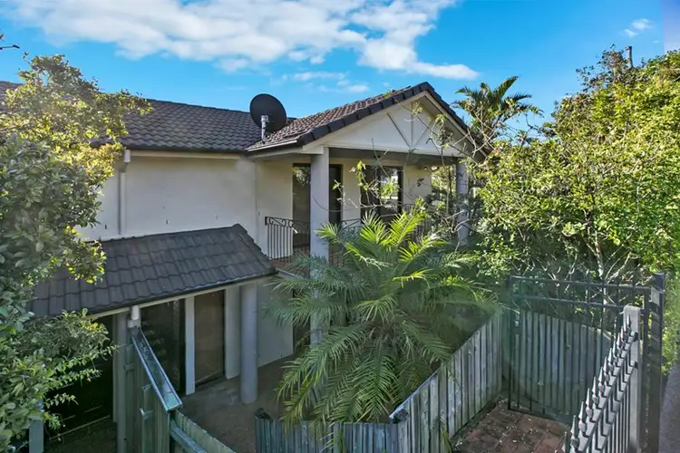 Third view of Homely townhouse listing, 1/10 Mcilwraith Avenue, Balmoral QLD 4171