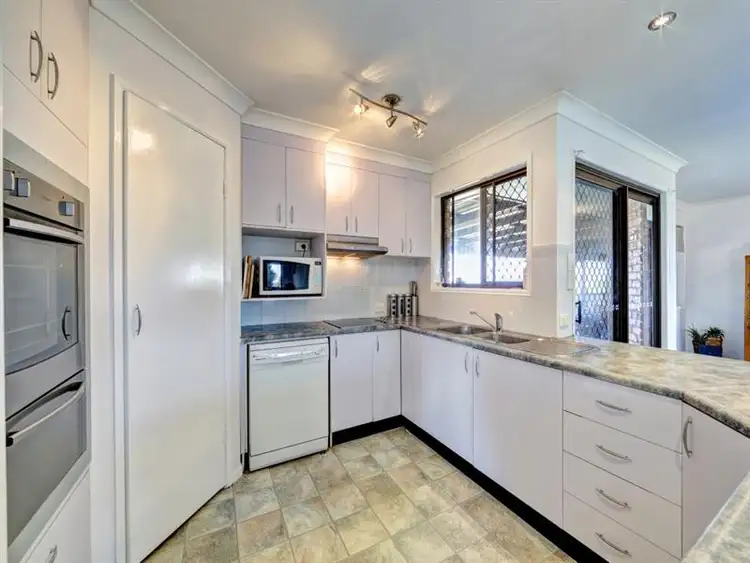 Sixth view of Homely house listing, 7 Finemore Crescent, Qunaba QLD 4670
