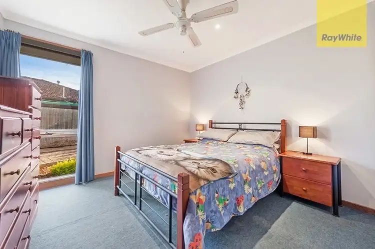 Seventh view of Homely house listing, 10 Brampton Close, Craigieburn VIC 3064