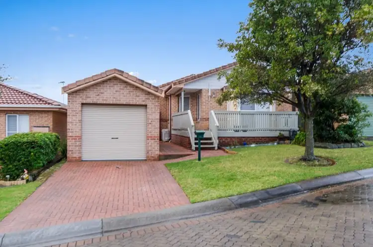 11 Sanderson Road, Kanahooka NSW 2530