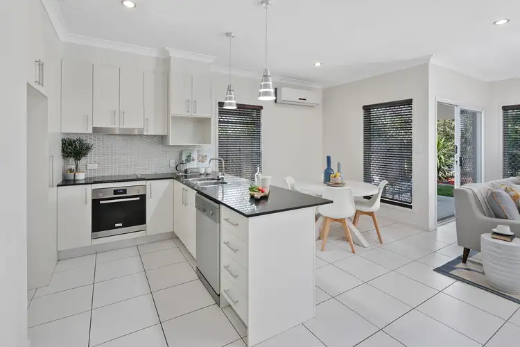 1/9 Boat Street, Victoria Point QLD 4165