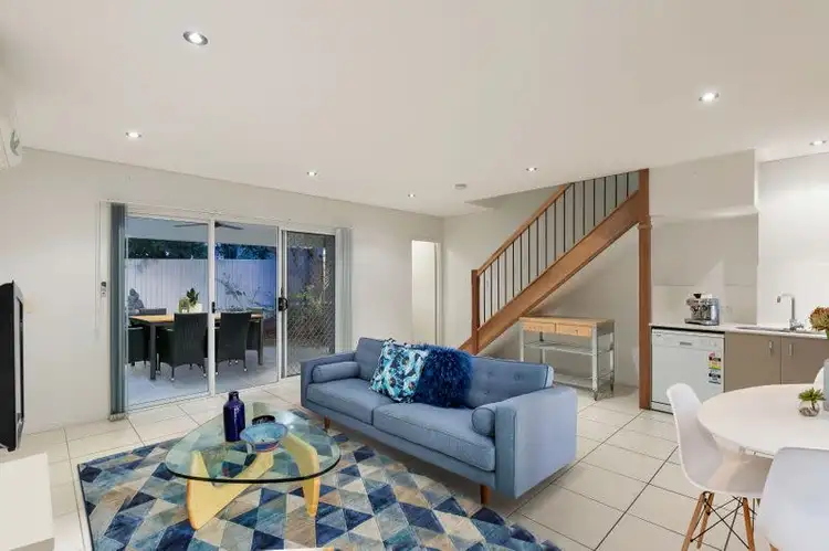 3/96 Dickenson Street, Carina QLD 4152
