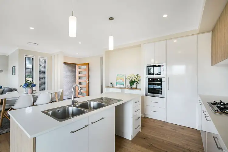Sixth view of Homely unit listing, 1 and 2/23 Oldfield Street, Middle Ridge QLD 4350