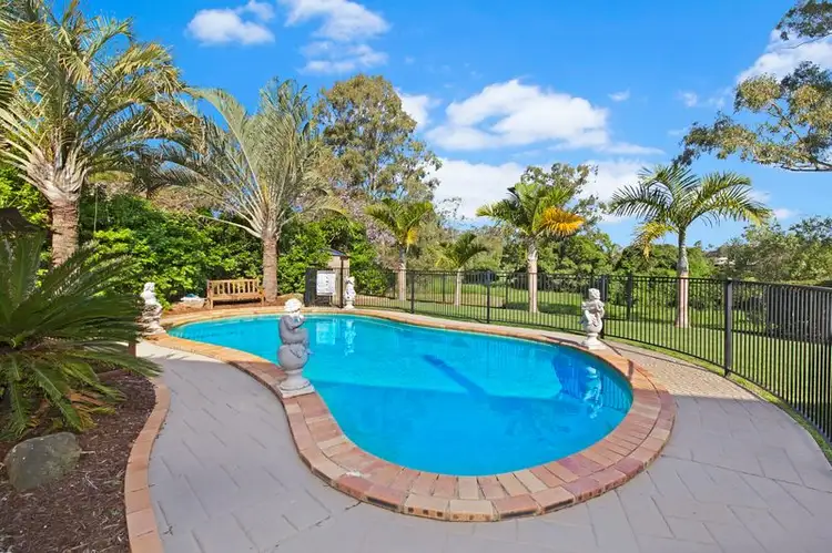 113 Cadogan Street, Carindale QLD 4152