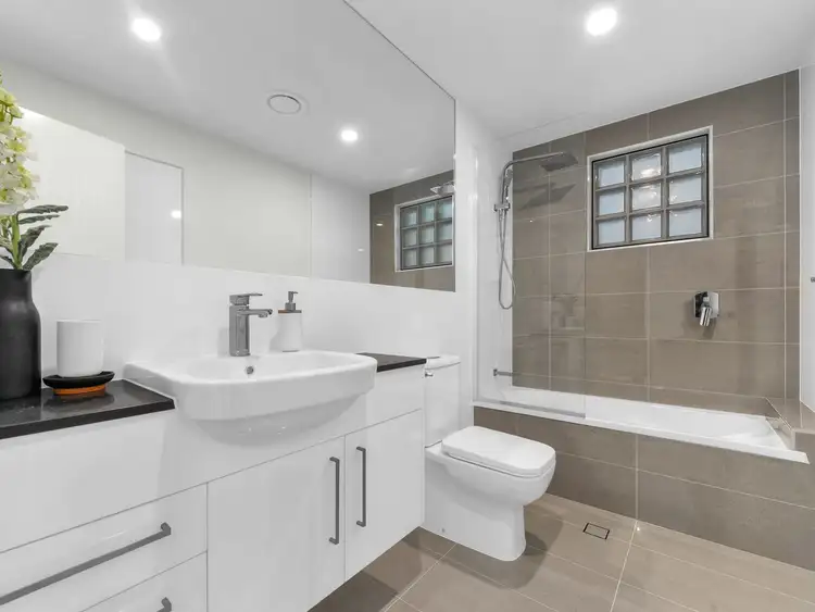 Third view of Homely block of units listing, 8/74 Gosford Street, Mount Gravatt QLD 4122