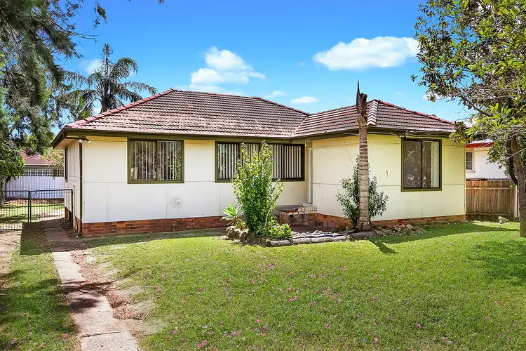 16 Aitape Crescent, Whalan NSW 2770
