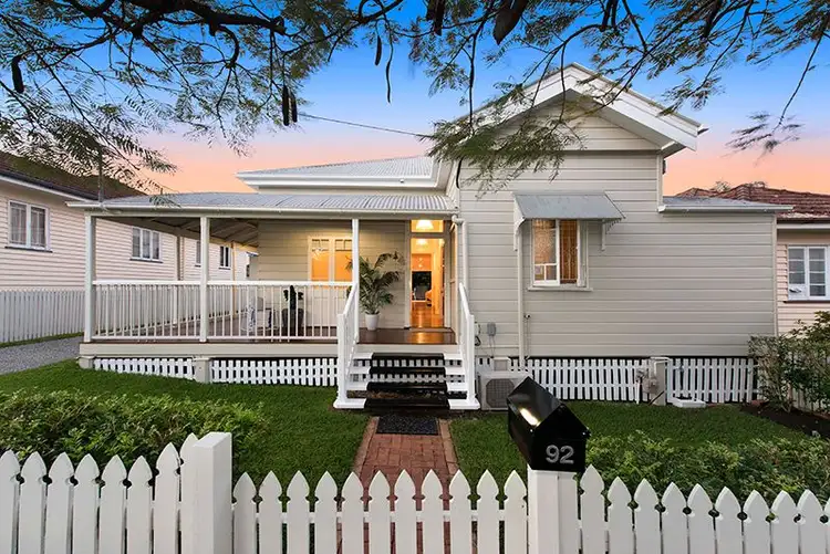 92 McIlwraith Avenue, Norman Park QLD 4170