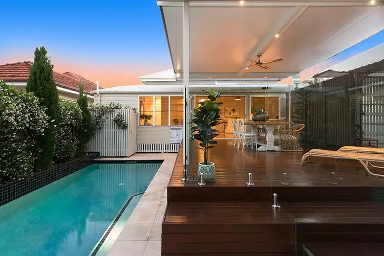 Seventh view of Homely house listing, 92 McIlwraith Avenue, Norman Park QLD 4170
