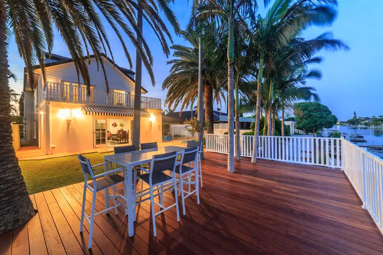 89 Campbell Street, Sorrento QLD 4217