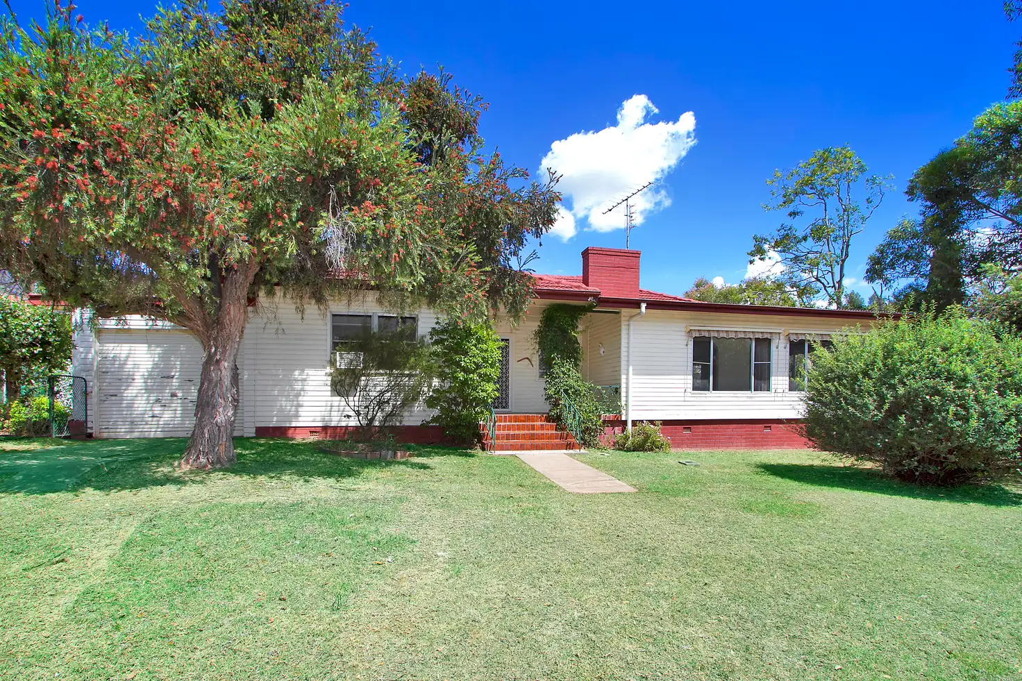 Main view of Homely house listing, 25 Marnola Crescent, Tamworth NSW 2340