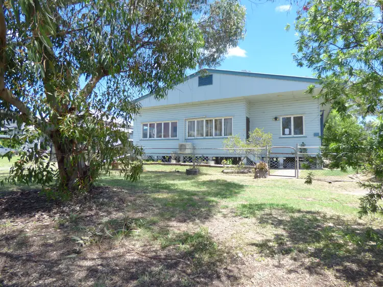 11 Albert Street, Roma QLD 4455