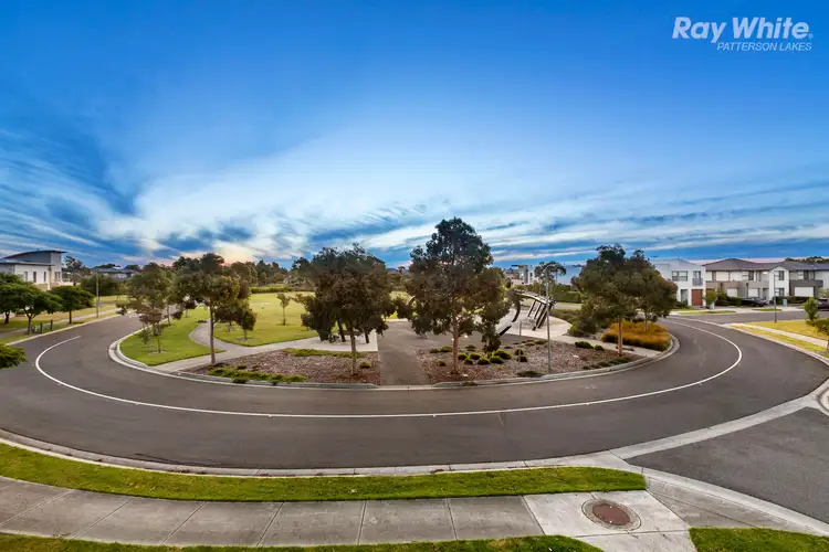 Sixth view of Homely house listing, 2 Jubilee Boulevard, Waterways VIC 3195