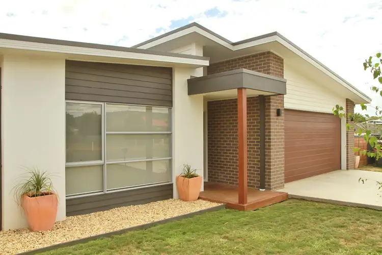 18 Marshall Crescent, Heathcote VIC 3523