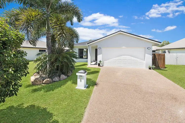 8 Bluff Street, Bushland Beach QLD 4818
