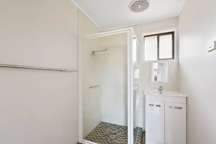 Seventh view of Homely block of units listing, 4A Cathro Street, Rockville QLD 4350
