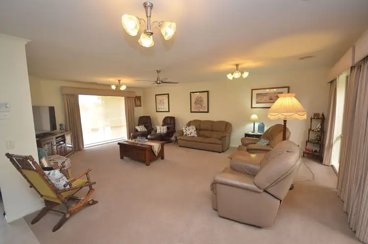 Seventh view of Homely house listing, 4 Tasman Court, Echuca VIC 3564