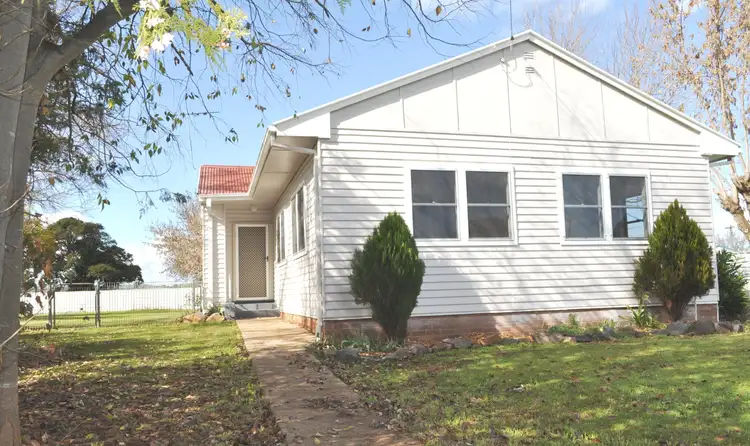 4 Wall Avenue, Cootamundra NSW 2590