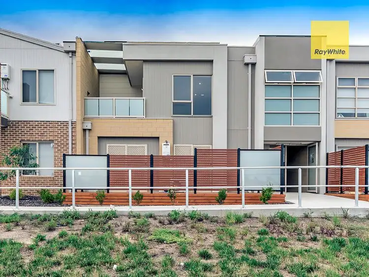 15/2 Rockgarden Drive, Truganina VIC 3029
