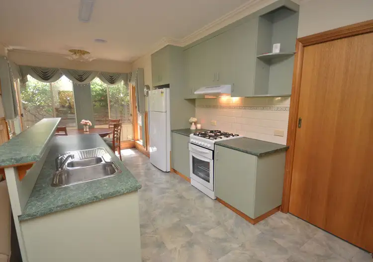 Sixth view of Homely house listing, 2 Maggie Court, Echuca VIC 3564