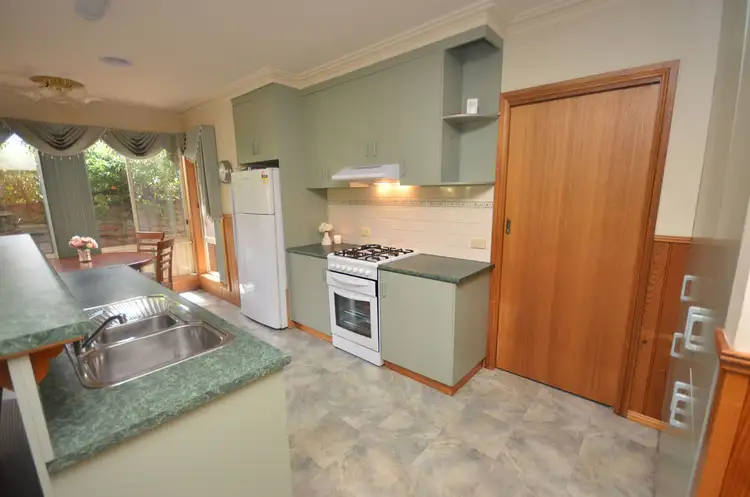 Seventh view of Homely house listing, 2 Maggie Court, Echuca VIC 3564