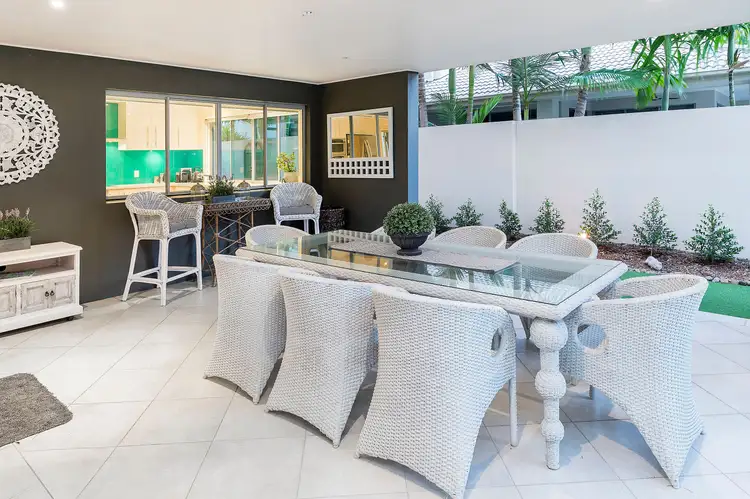2541 Gracemere Circuit West, Hope Island QLD 4212