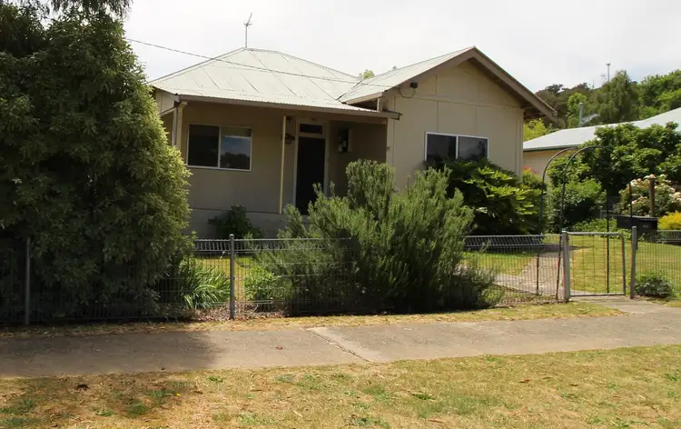 19 Regent Street, Tumbarumba NSW 2653