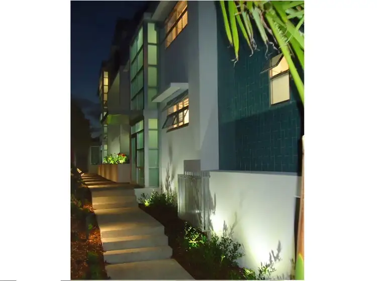 Third view of Homely unit listing, 4/15 Grosvenor Street, Balmoral QLD 4171