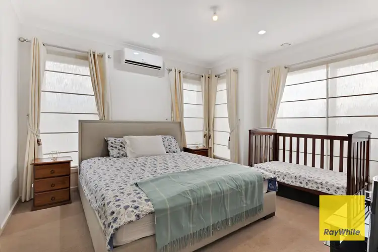 52 EVERHOLME Drive, Truganina VIC 3029