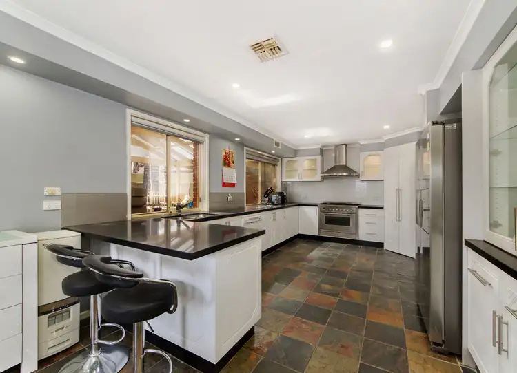 21 Darriwill Close, Delahey VIC 3037