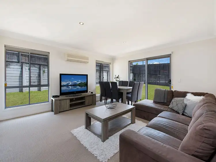 13 Middle Park Street, Little Mountain QLD 4551