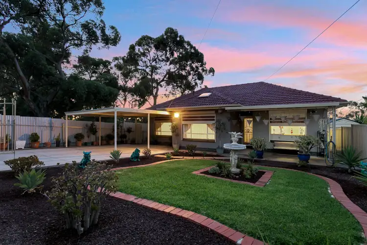 7 Sharon Drive, Para Hills SA 5096