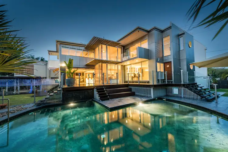 61 Gillan Street, Norman Park QLD 4170