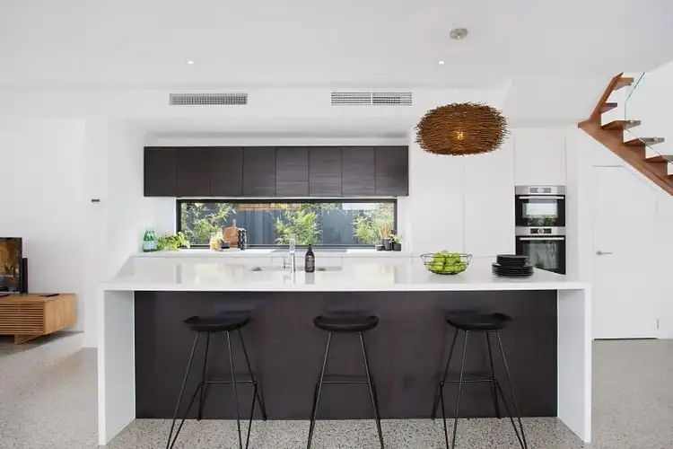 11A Holland Court, Broadbeach Waters QLD 4218