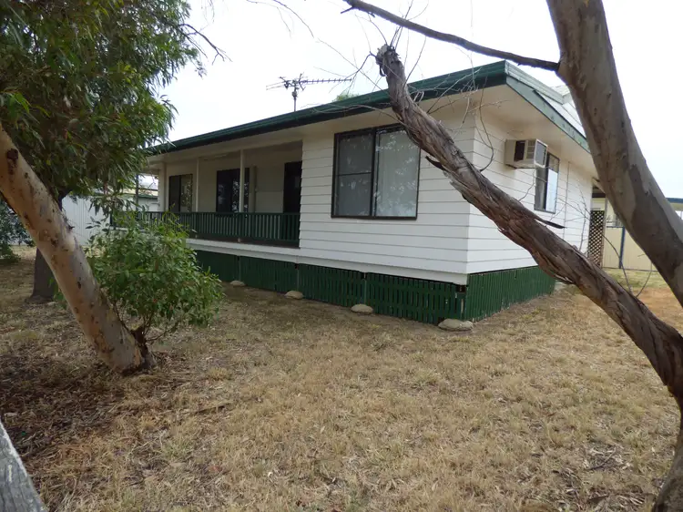 2 Derry Street, Roma QLD 4455