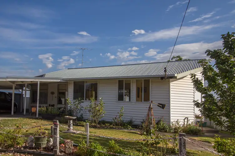 16 Mount Gambier Road, Casterton VIC 3311