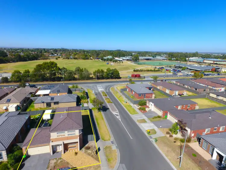 Fourth view of Homely house listing, 2 Macadamia Street, Pakenham VIC 3810