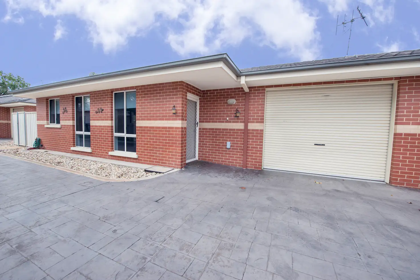 Main view of Homely unit listing, 2/82 Stradbroke Avenue, Swan Hill VIC 3585