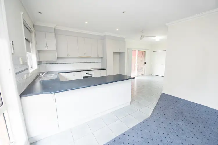 Fourth view of Homely unit listing, 2/82 Stradbroke Avenue, Swan Hill VIC 3585