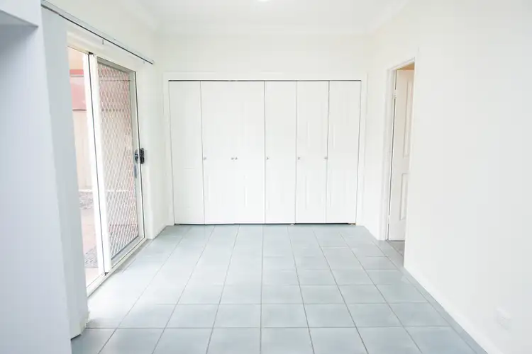 Sixth view of Homely unit listing, 2/82 Stradbroke Avenue, Swan Hill VIC 3585