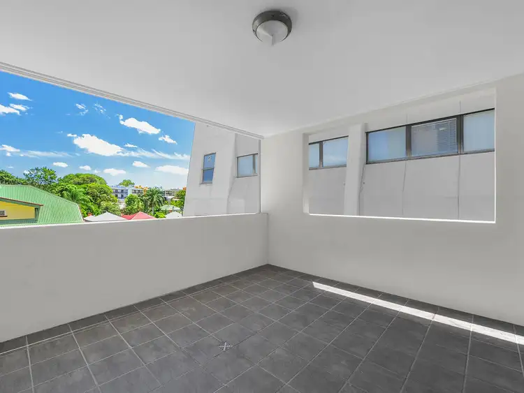 Second view of Homely apartment listing, 6/505 BOUNDARY Street, Spring Hill QLD 4000
