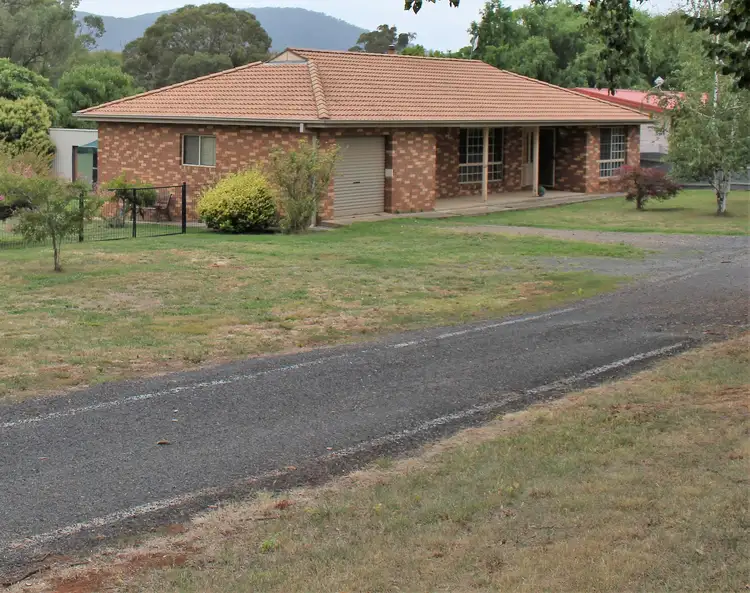124-126 Albury Street, Tumbarumba NSW 2653