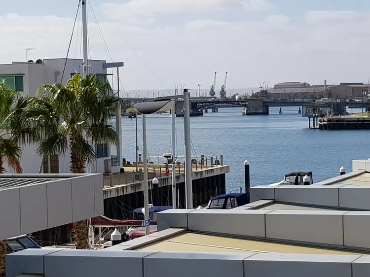 205/1-2 Tarni Court, New Port SA 5015