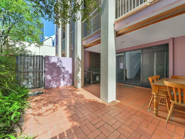 Main view of Homely apartment listing, 5/101 BOWEN Street, Spring Hill QLD 4000