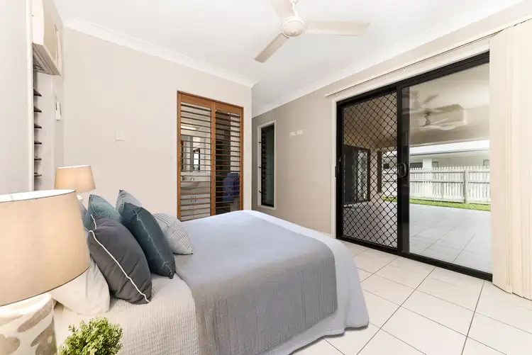 10 Limerick Way, Mount Low QLD 4818