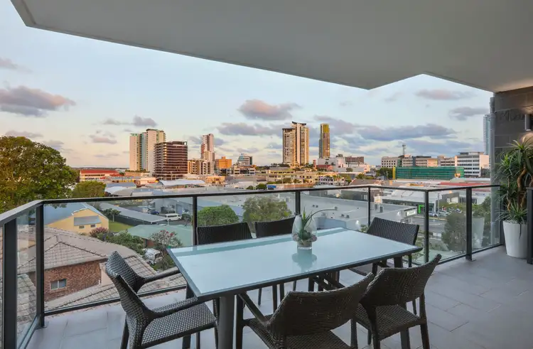8/91 High Street, Southport QLD 4215
