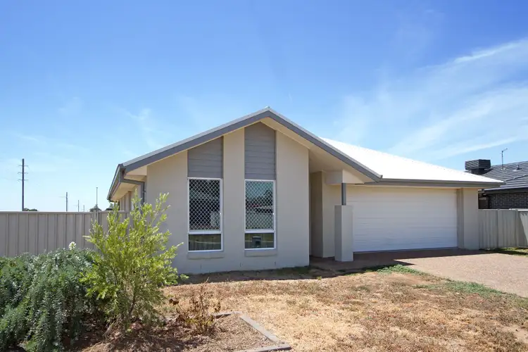 1 Stokes Avenue, Westdale NSW 2340