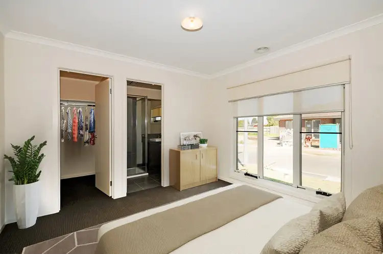 Fourth view of Homely house listing, 10 Sandstone Circuit, Carrum Downs VIC 3201