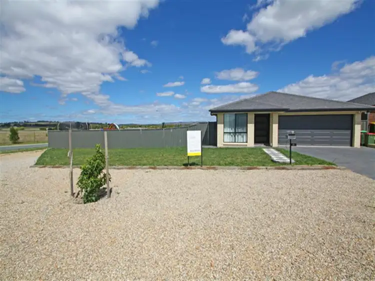 16 Simms Drive, Bungendore NSW 2621